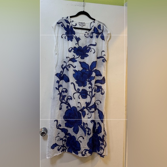 Johnny was Camila floral print round neck short sleeve side slit shirt dress